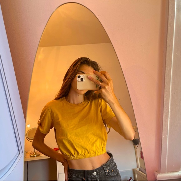 ARITZIA XS mustard cropped T-shirt 💛 - Picture 3 of 3